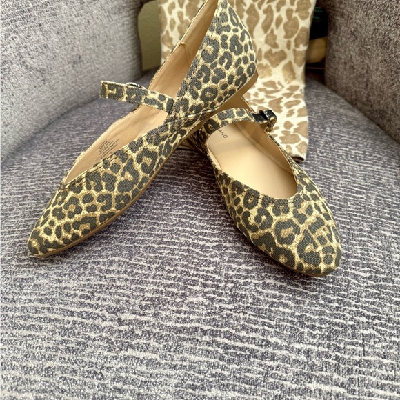Lucky Brand Cyrena Animal Print flats Size 8 BNWT - Picture 2 of 7